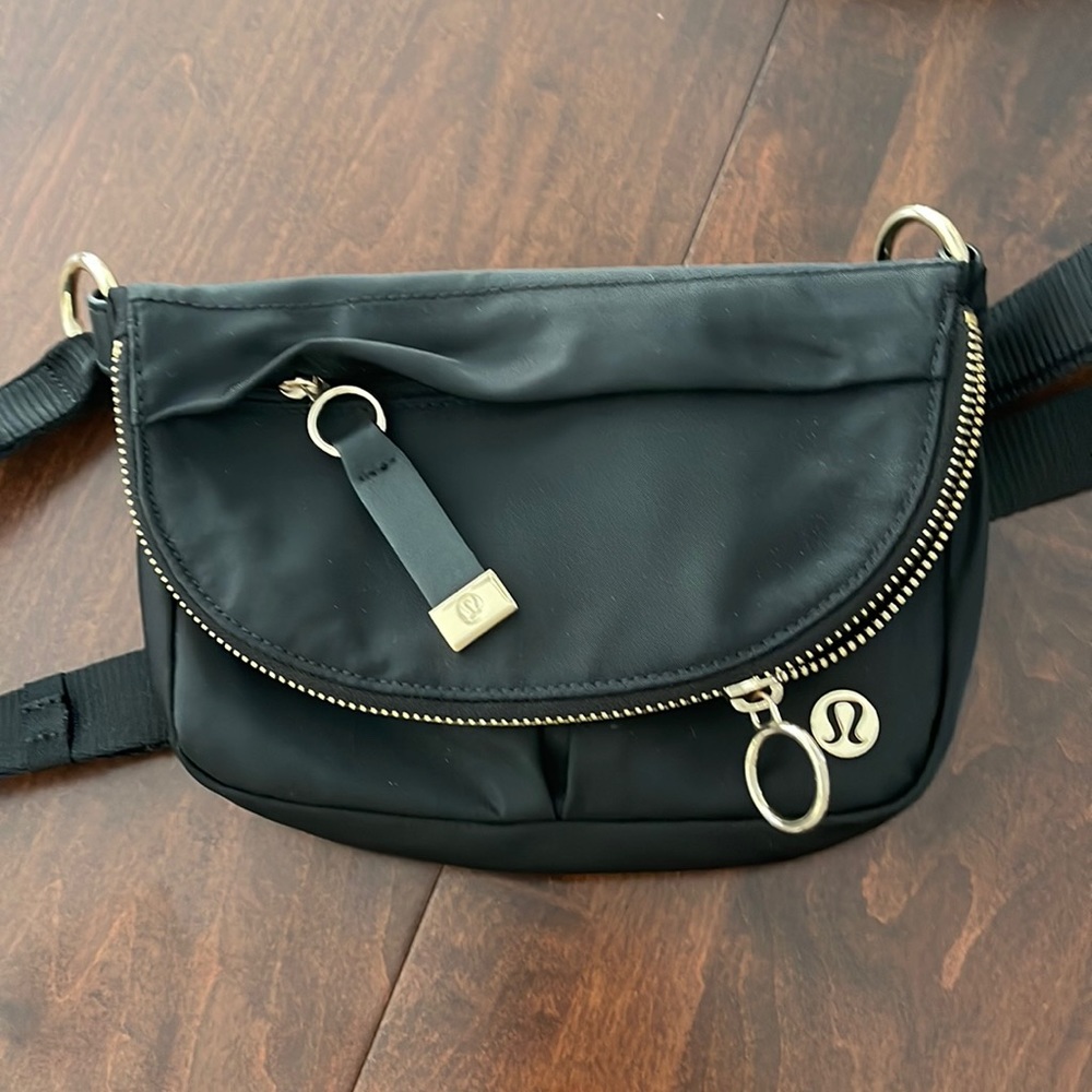 Lululemon micro all night festival bag